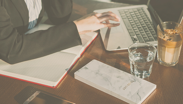 كتابة العقود